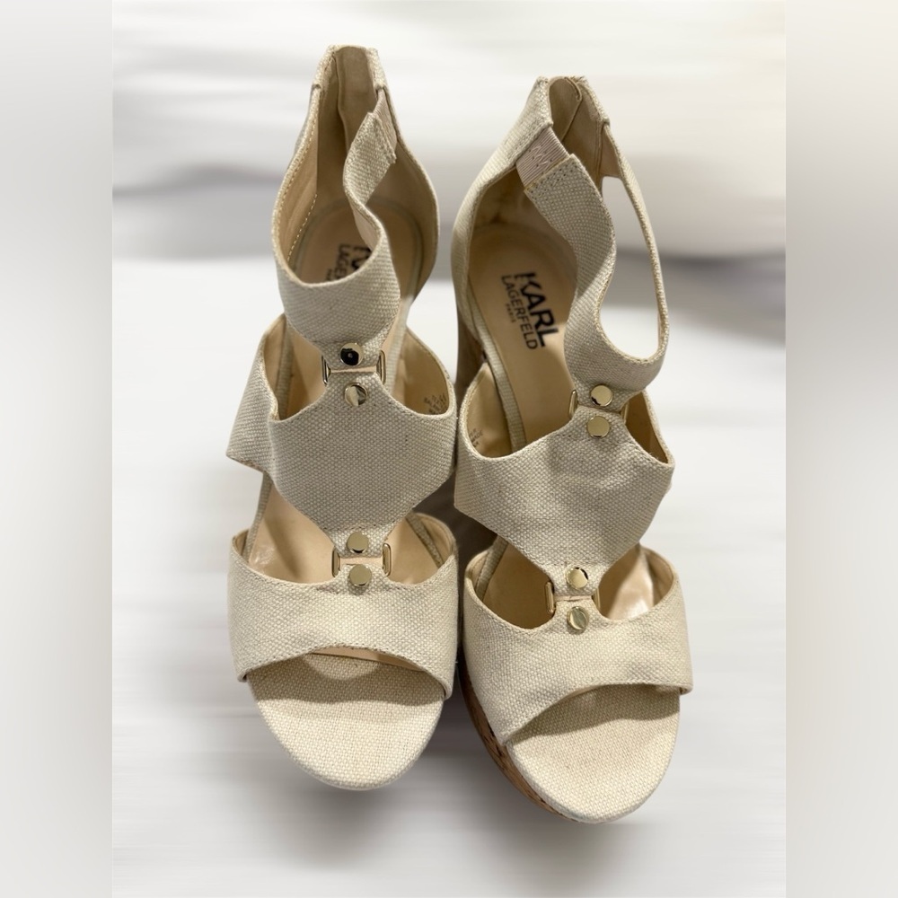 Karl Lagerfeld Sylvie Beige Canvas Cork Wedge Sandals 8M Gold Zip Back - Picture 3 of 7